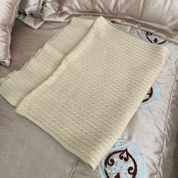 100% Cashmere Cable Knit Beige Scarf Shawl Wrap - Picture 8 of 8